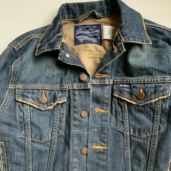 Levi’s Jean Jacket - Picture 4 of 5